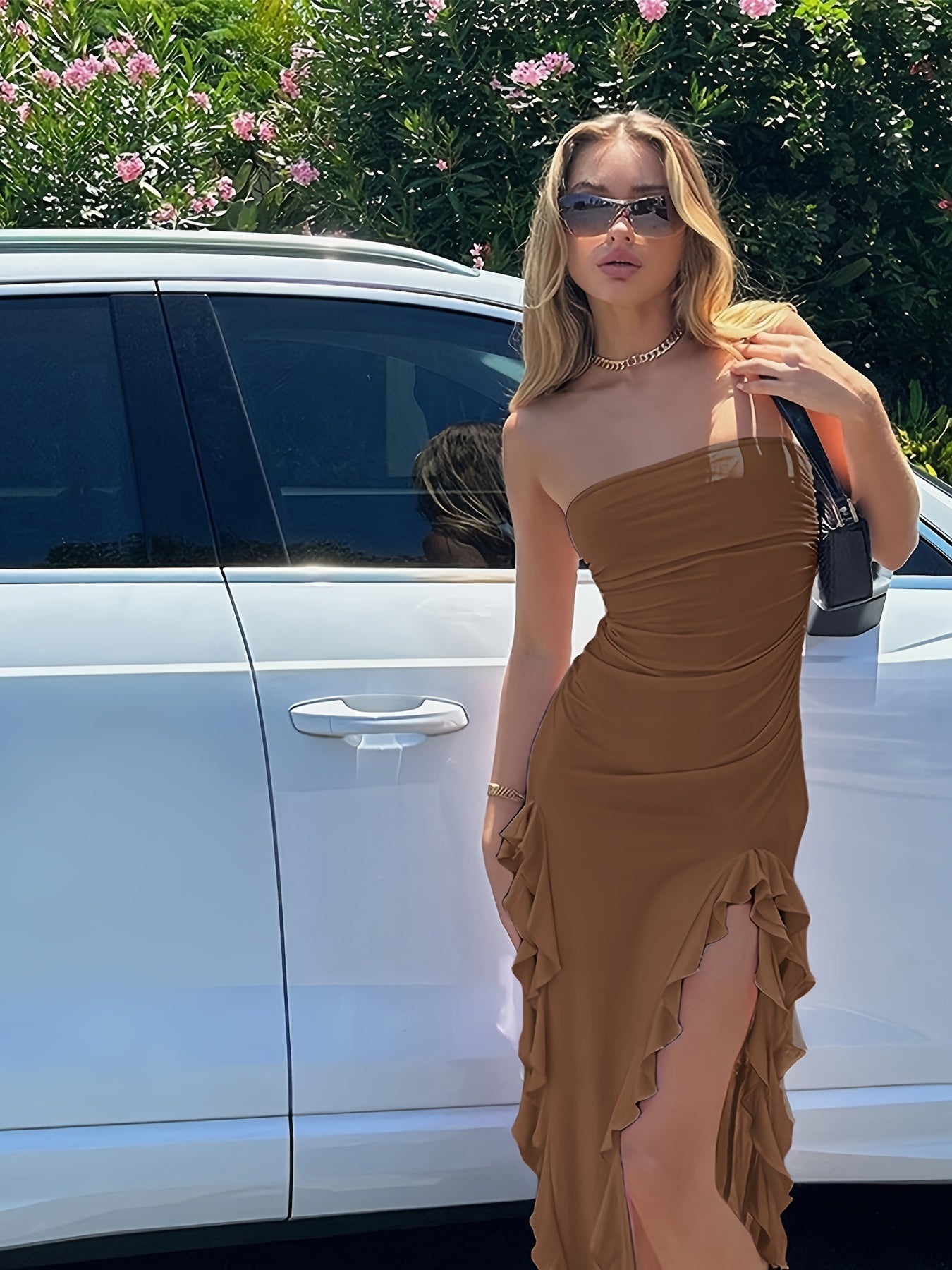 Vestido tubinho com babados e cor sólida, sexy, sem alças, para festa e balada.