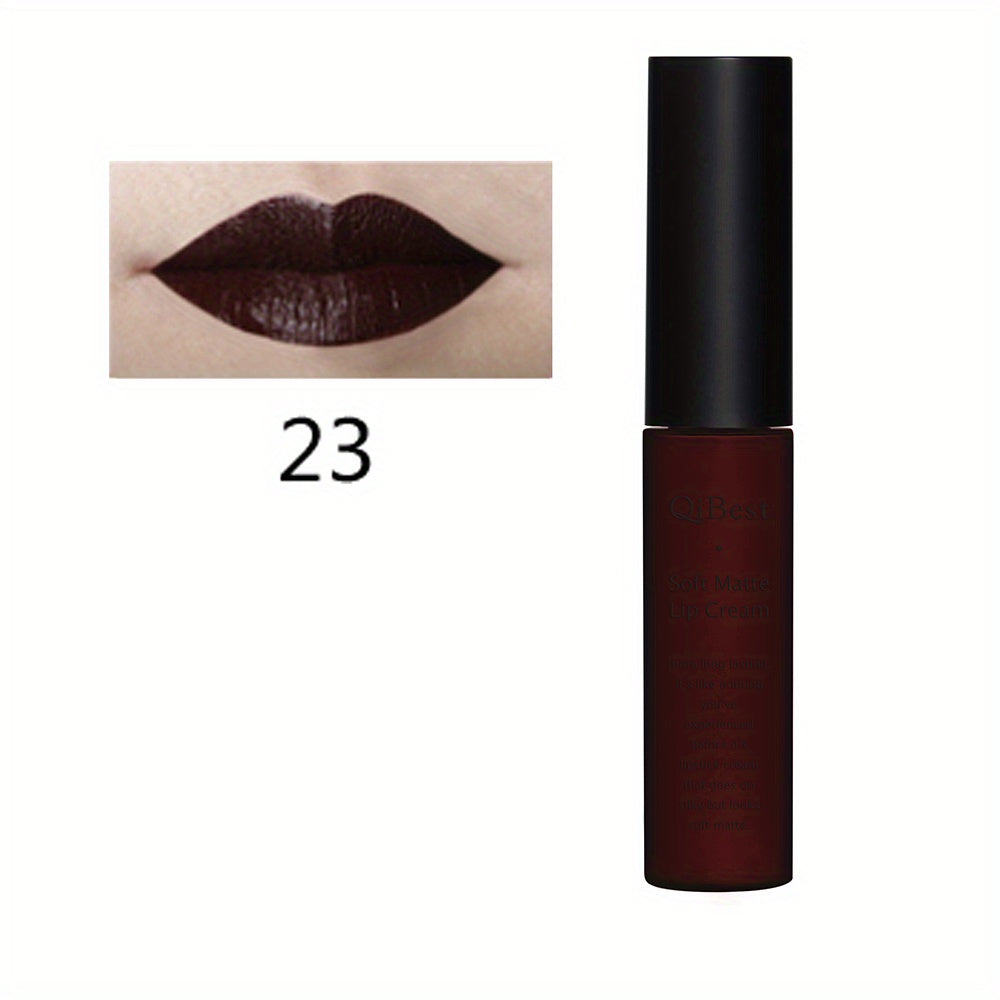 Brilho labial aveludado fosco.