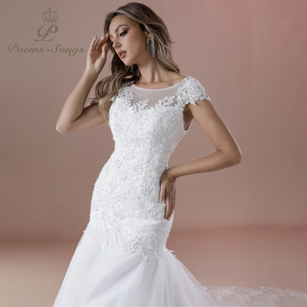 Vestidos elegantes de casamento.