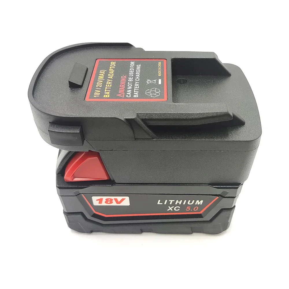 Adaptador de bateria para baterias de lítio Milwaukee de 18 V. Converte baterias Milwaukee em baterias de lítio.