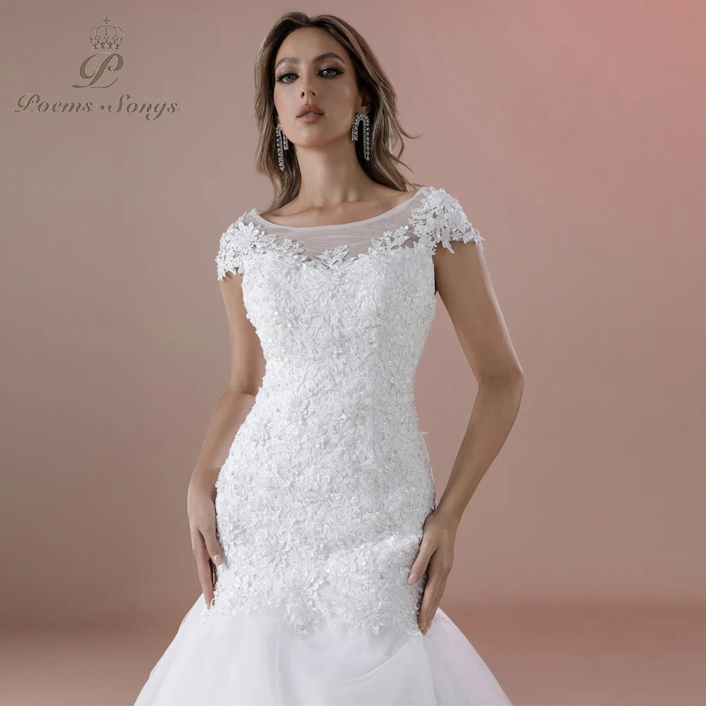 Vestidos elegantes de casamento.