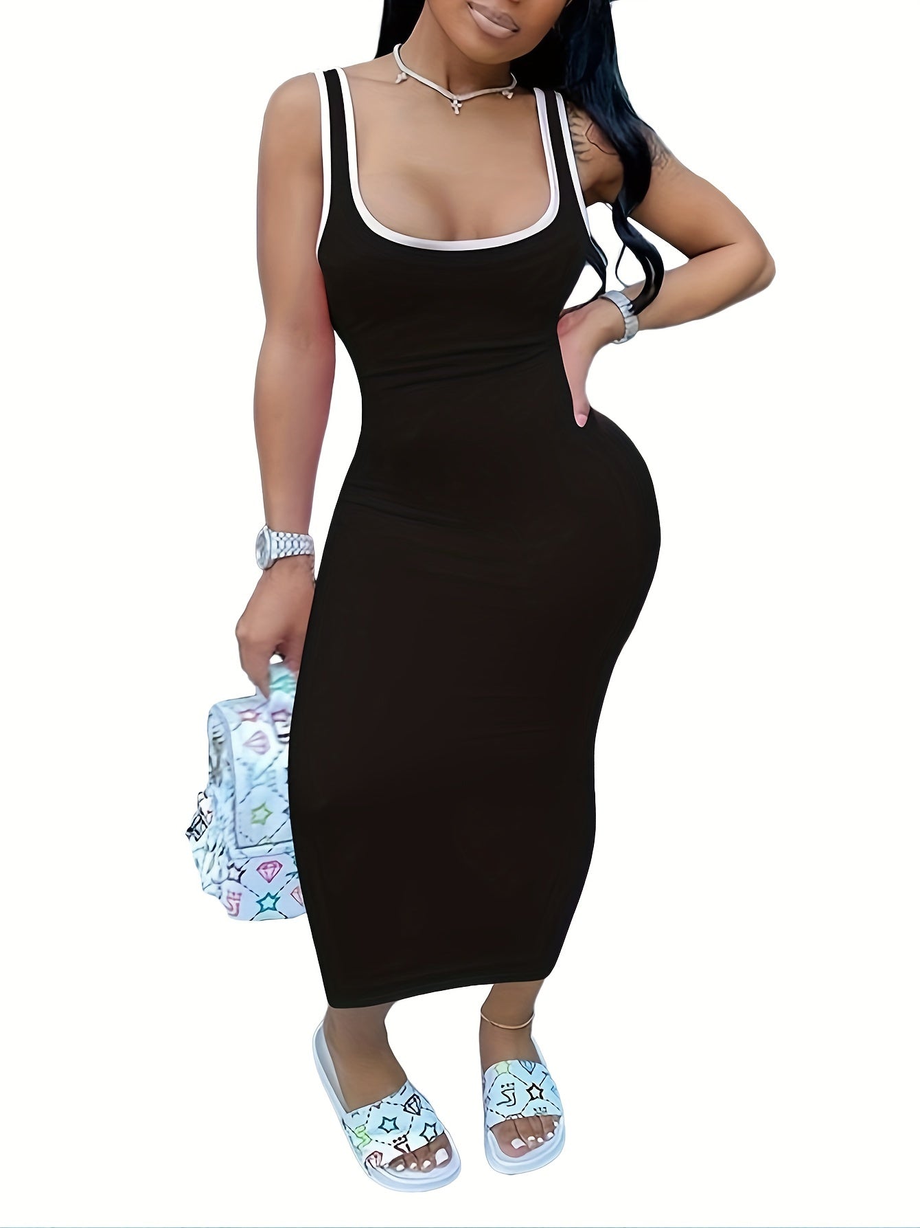 Vestido midi com decote quadrado e acabamento contrastante.