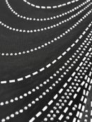 Vestido longo justo com strass e decote profundo esign sexy com costas nuas.