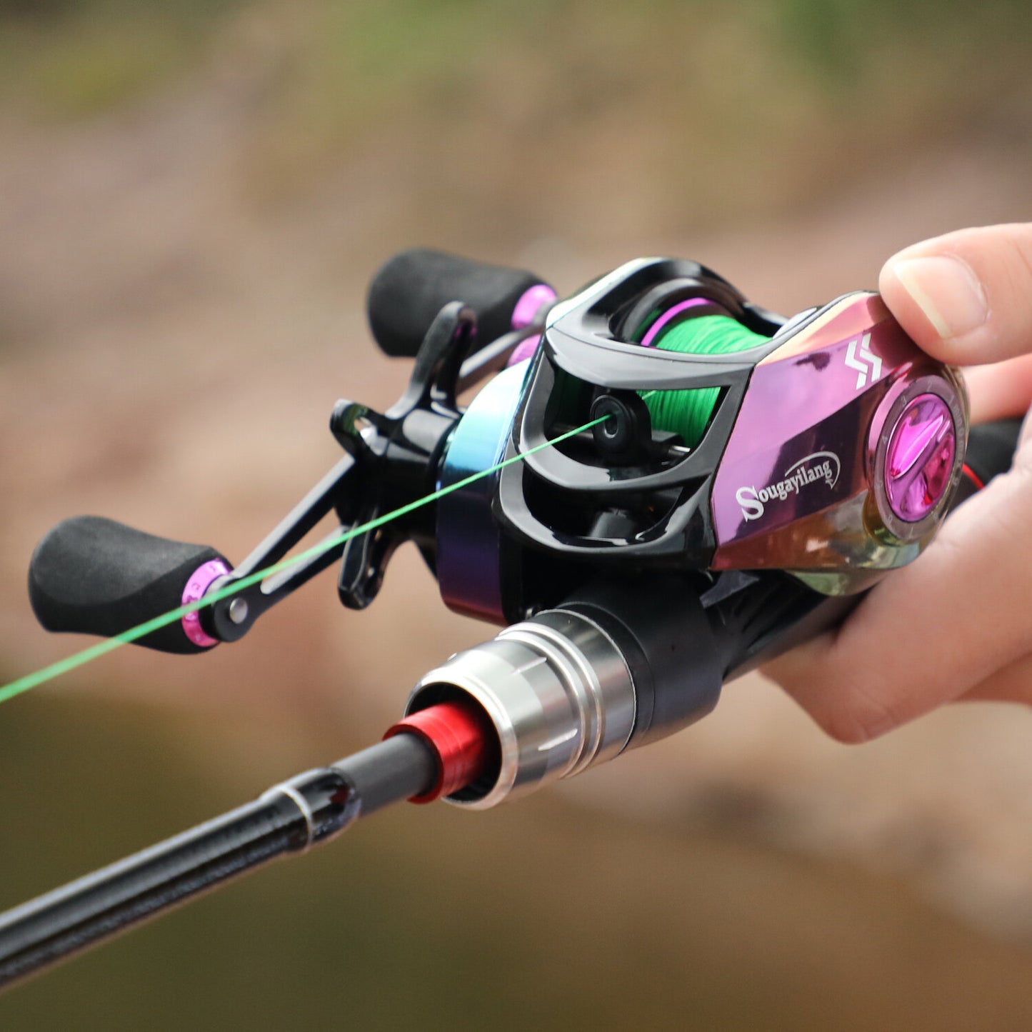 Sougayilang [Estilo Básico] Conjunto de Equipamentos de Pesca, Incluindo Vara de Pesca de Fibra de Carbono de 1,8 m e 5 Seções, Molinete Colorido com Relação de Engrenagem 7.2, Linha de Pesca, Isca de Pesca e Outros Acessórios