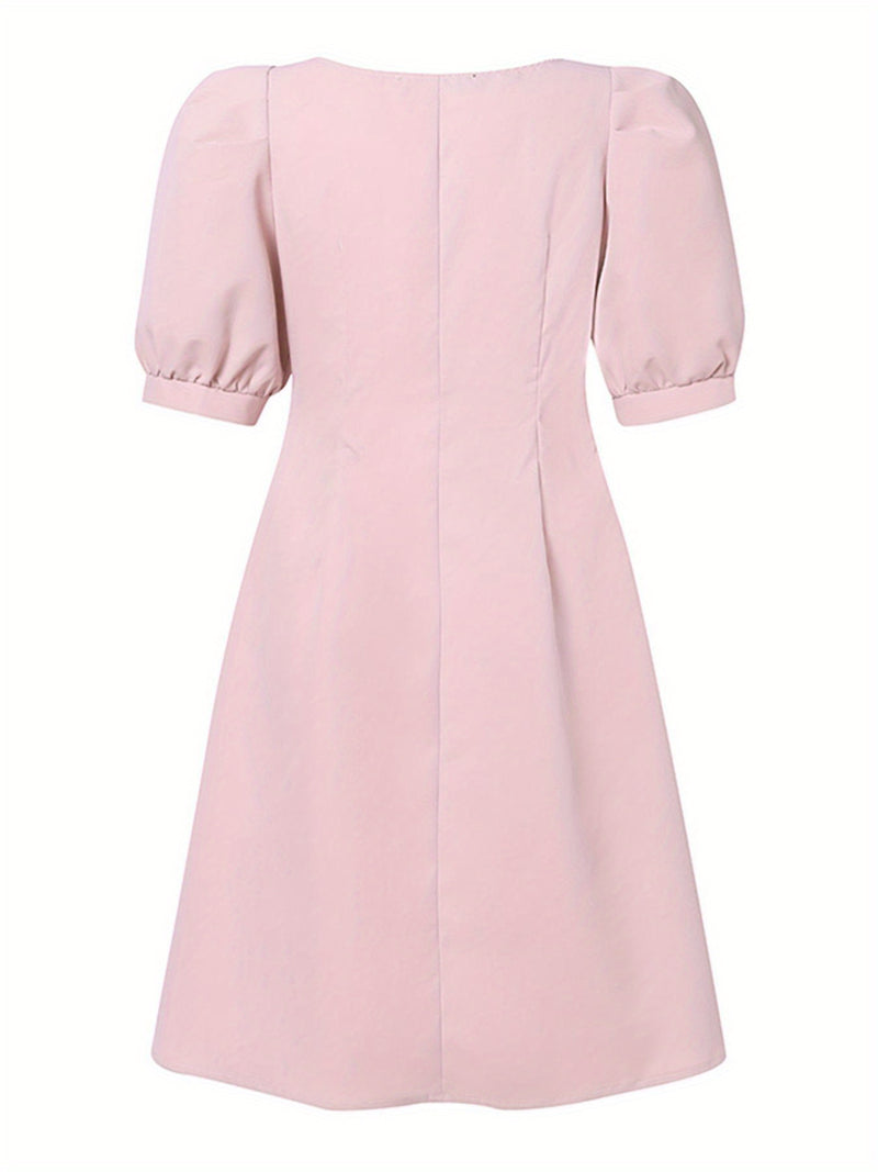 Vestido curto ,elegante de verão, linha A, manga bufante, gola quadrada.