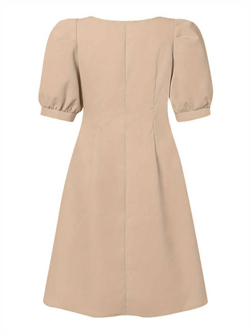 Vestido curto ,elegante de verão, linha A, manga bufante, gola quadrada.