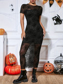 Vestido feminino de malha semitransparente com estampa de teia de aranha.