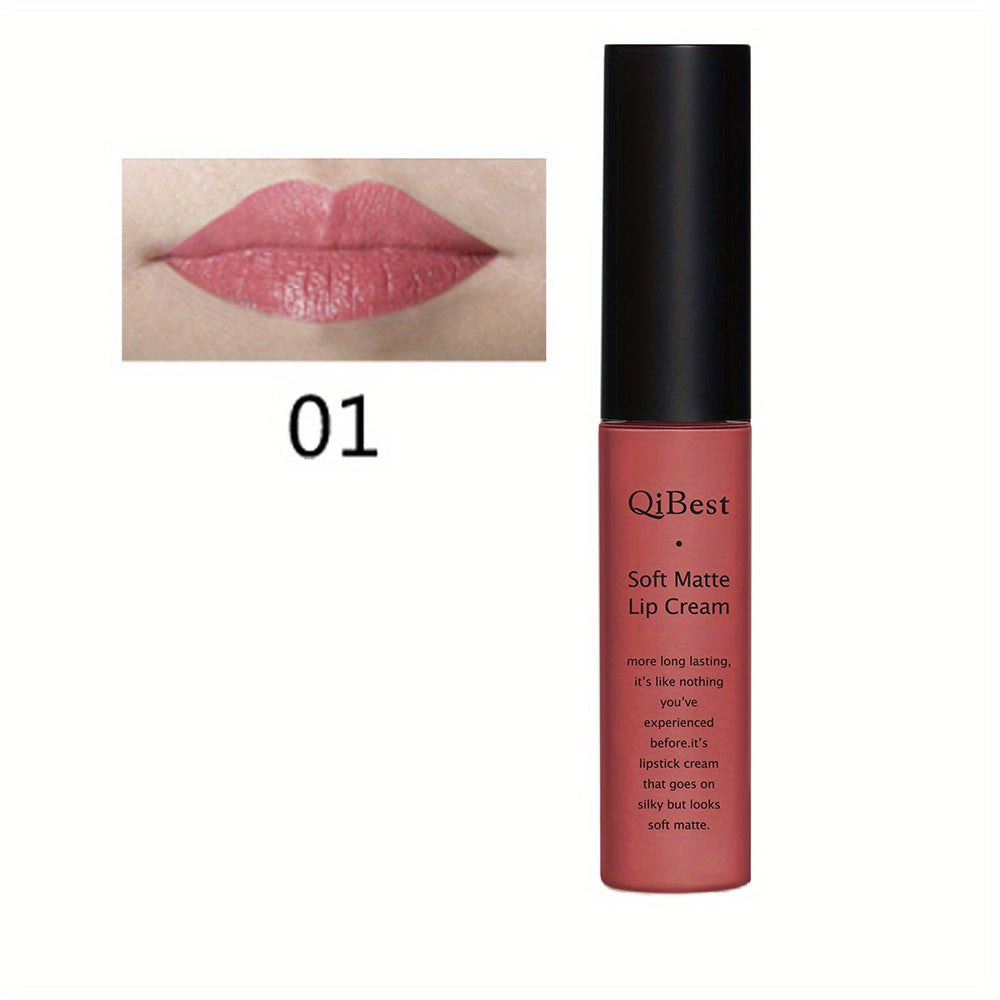 Brilho labial aveludado fosco.