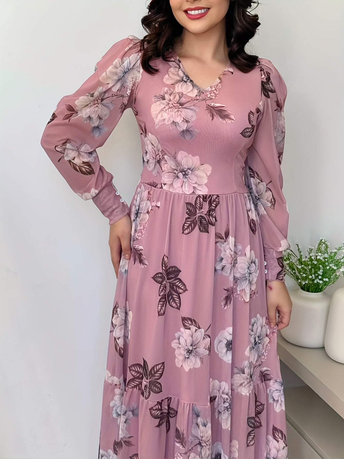 Vestido chique com estampa floral e decote em V para mulheres .