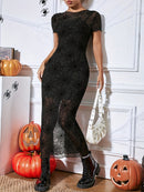 Vestido feminino de malha semitransparente com estampa de teia de aranha.