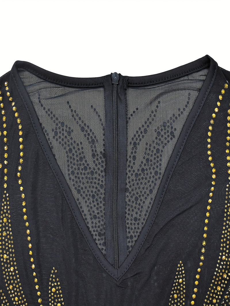 Vestido longo, brilhante justo ao corpo- decote em V profundo.