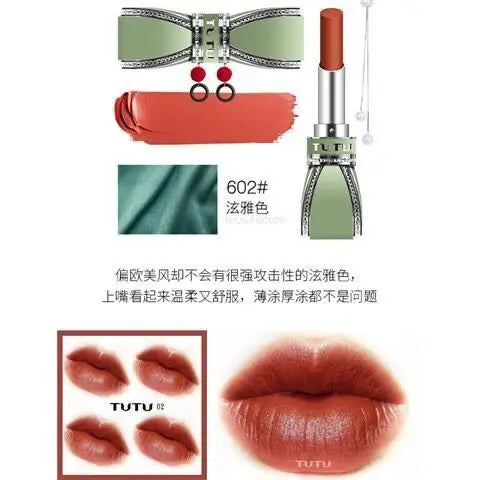 Conjunto de batons matte aveludados com alívio de batom, à prova d'água.