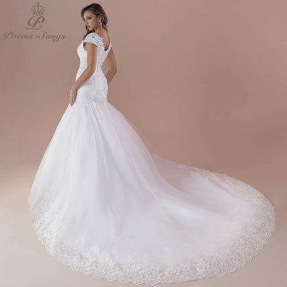 Vestidos elegantes de casamento.