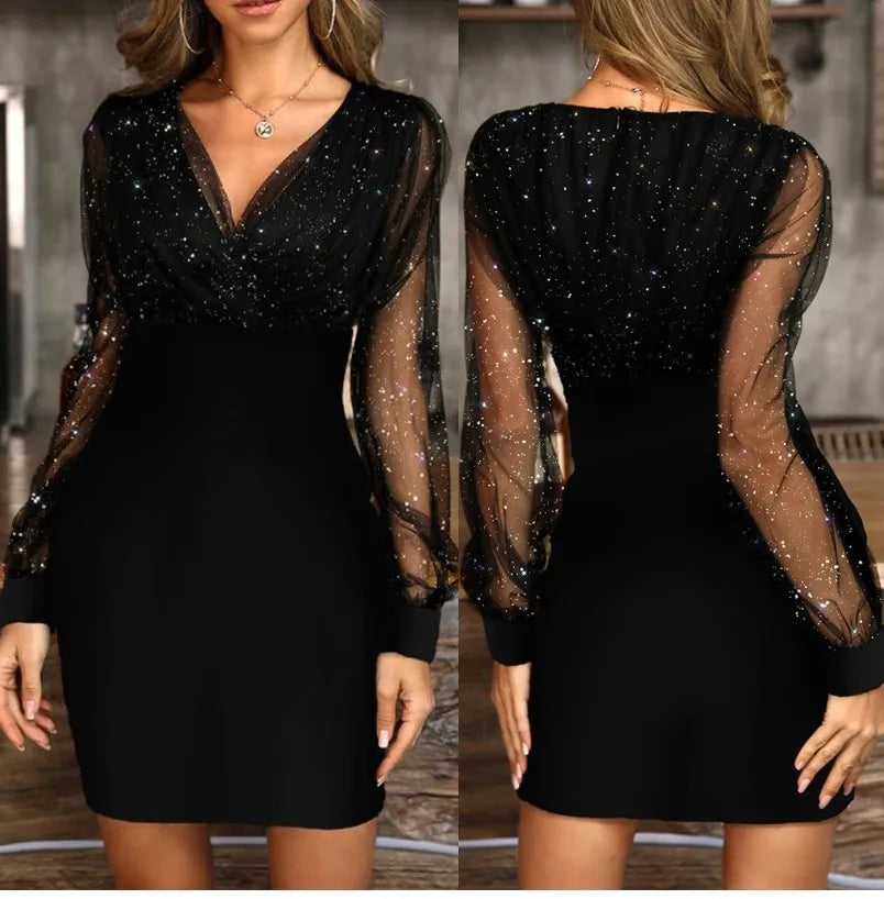 Vestido curto sexy com decote em V e manga comprida.