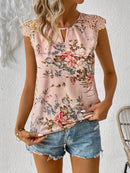 Blusa Elegante com Encaje Floral.