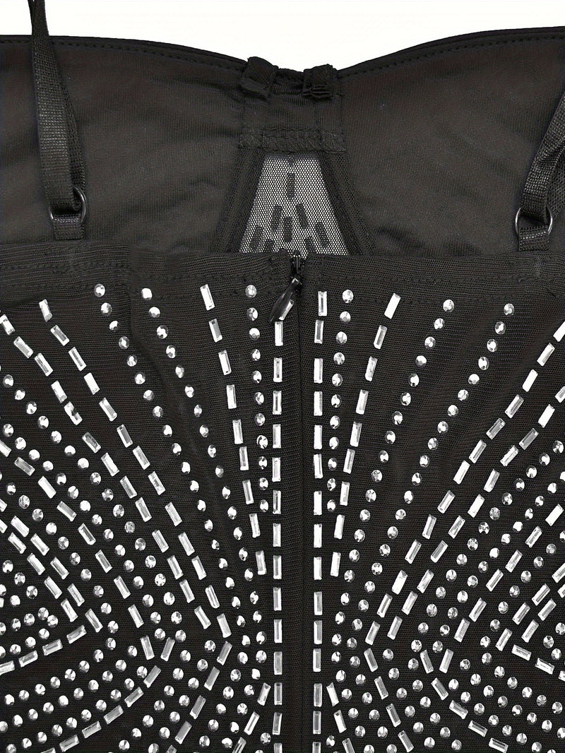 Vestido longo justo com strass e decote profundo esign sexy com costas nuas.